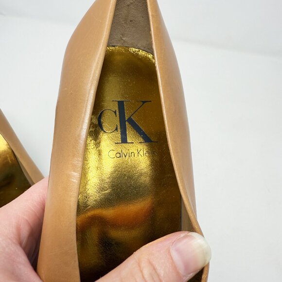 Vintage 90s Calvin Klein Camel Tan Leather Pointy Toe Pumps Size 8 Made in Spain - Picture 10 of 12